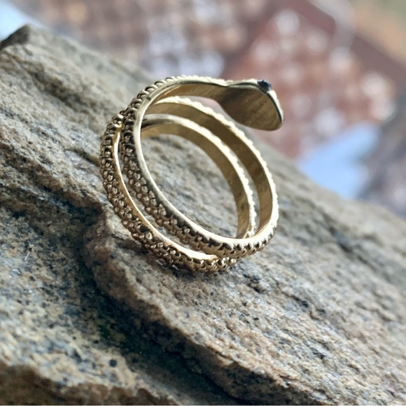 Gold Plated Serpent Ring Black Crystal Eyes & Tail Woman’s Jewelry Snake Wrap - Picture 4 of 6
